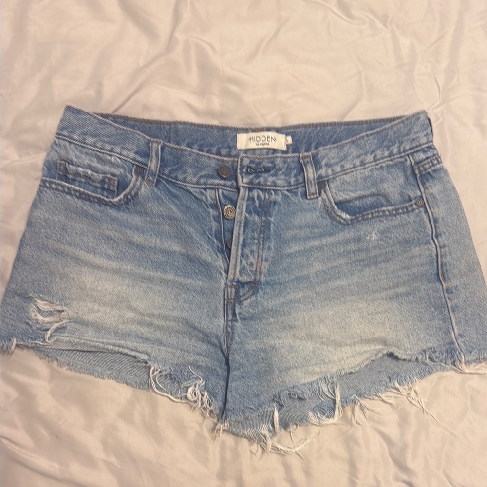 Blue Vintage-Inspired Jean Shorts with Distressed Details